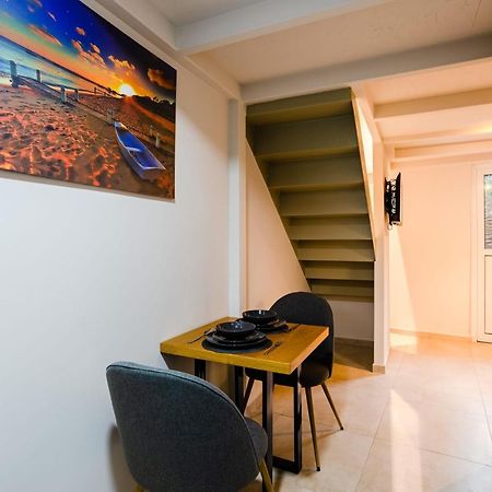 Uncover Kalamata'S Hidden Gem - Cosy City Nest المظهر الخارجي الصورة