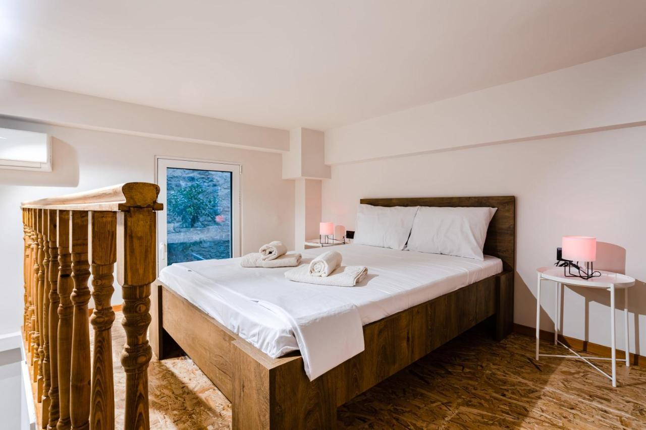 Uncover Kalamata'S Hidden Gem - Cosy City Nest المظهر الخارجي الصورة