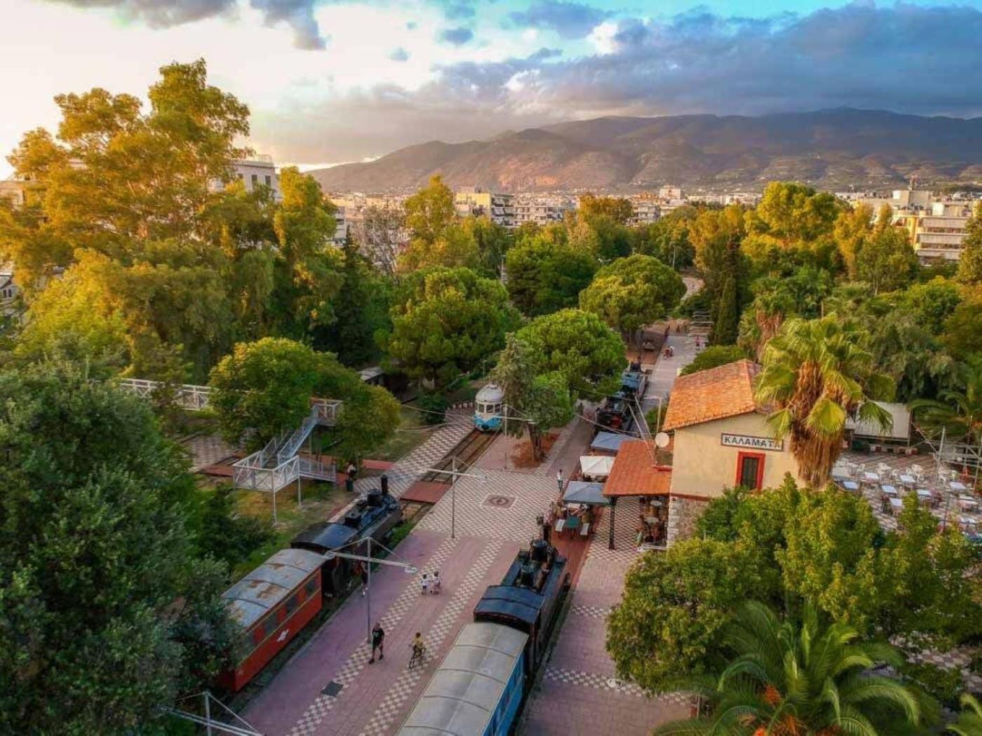 Uncover Kalamata'S Hidden Gem - Cosy City Nest المظهر الخارجي الصورة